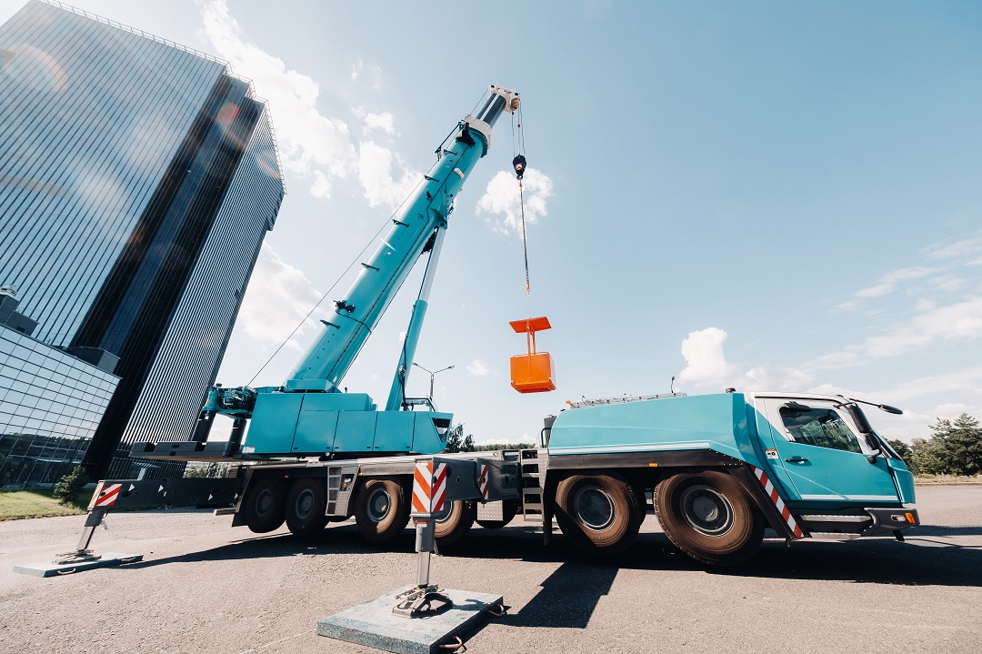 Licence to operate a slewing mobile crane Licence to operate a slewing mobile crane